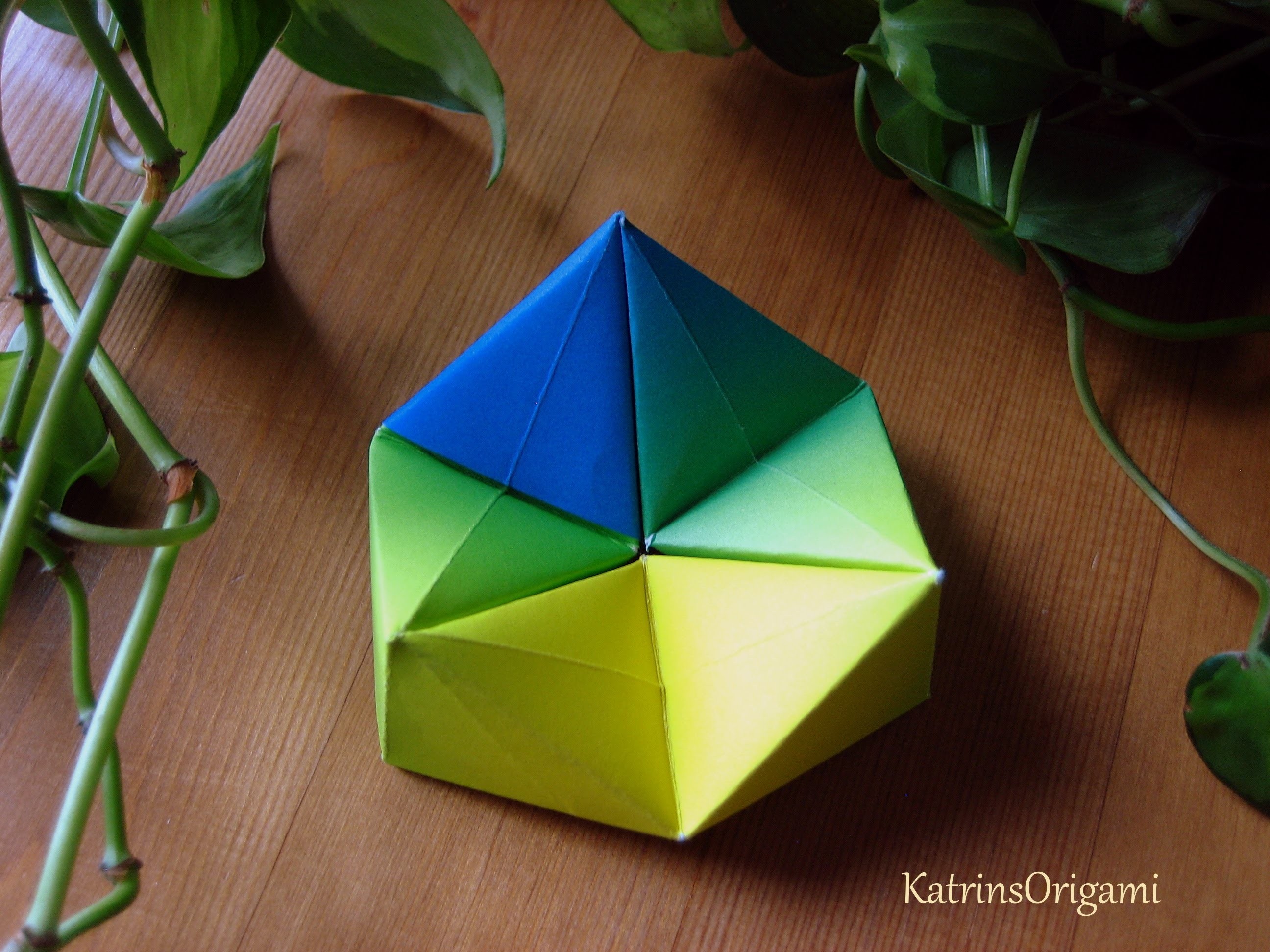 Origami ♦ Hexaflexagon ♦ Paper Toy