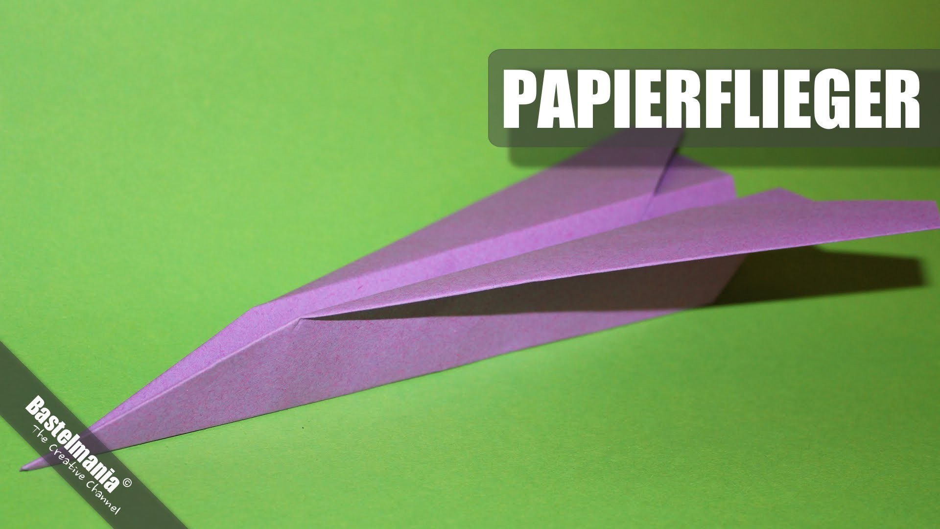 Papierflieger falten. Papierflugzeug Origami Anleitung. Paper Airplane