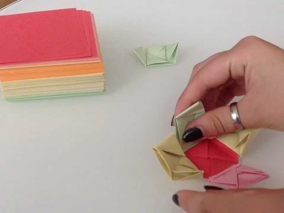 Bunten Origami Würfel machen - Papier Würfel falten