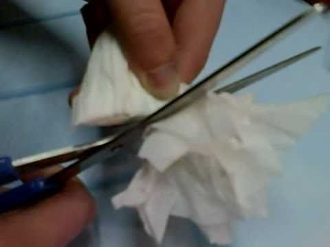 Taschentuchbasierte Papierrosen