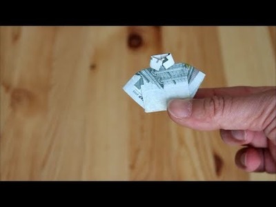 Origami-Faltanleitung für Anfänger - falte ein kleines Hemd aus einem Geldschein