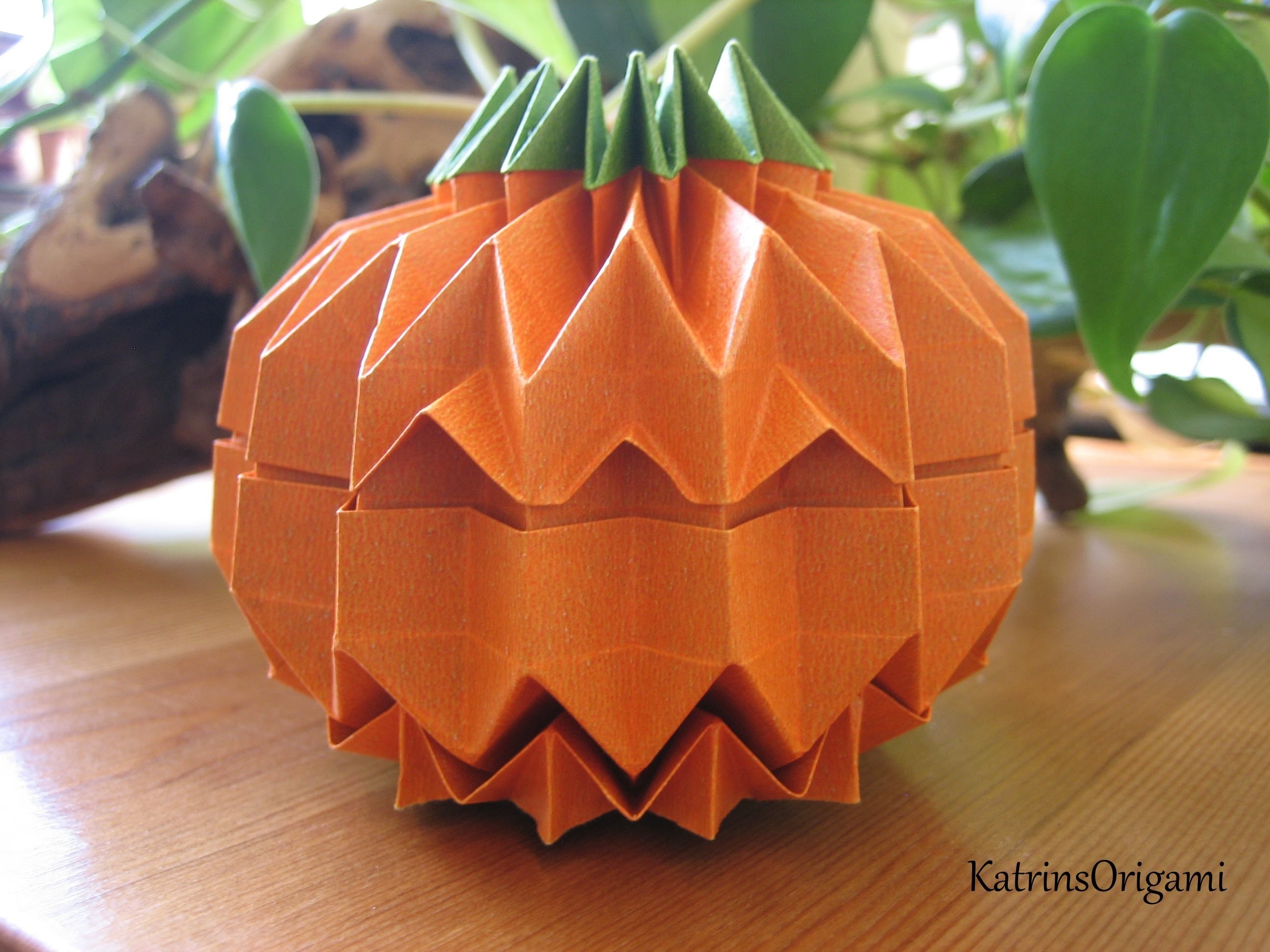 Origami Jack O´ Lantern how to fold a Grid