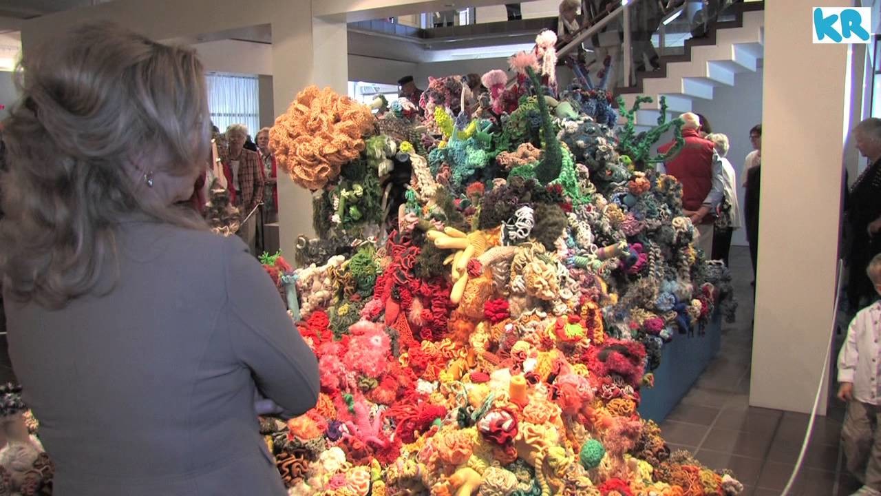 Der Häkelkosmos verzaubert Krefeld