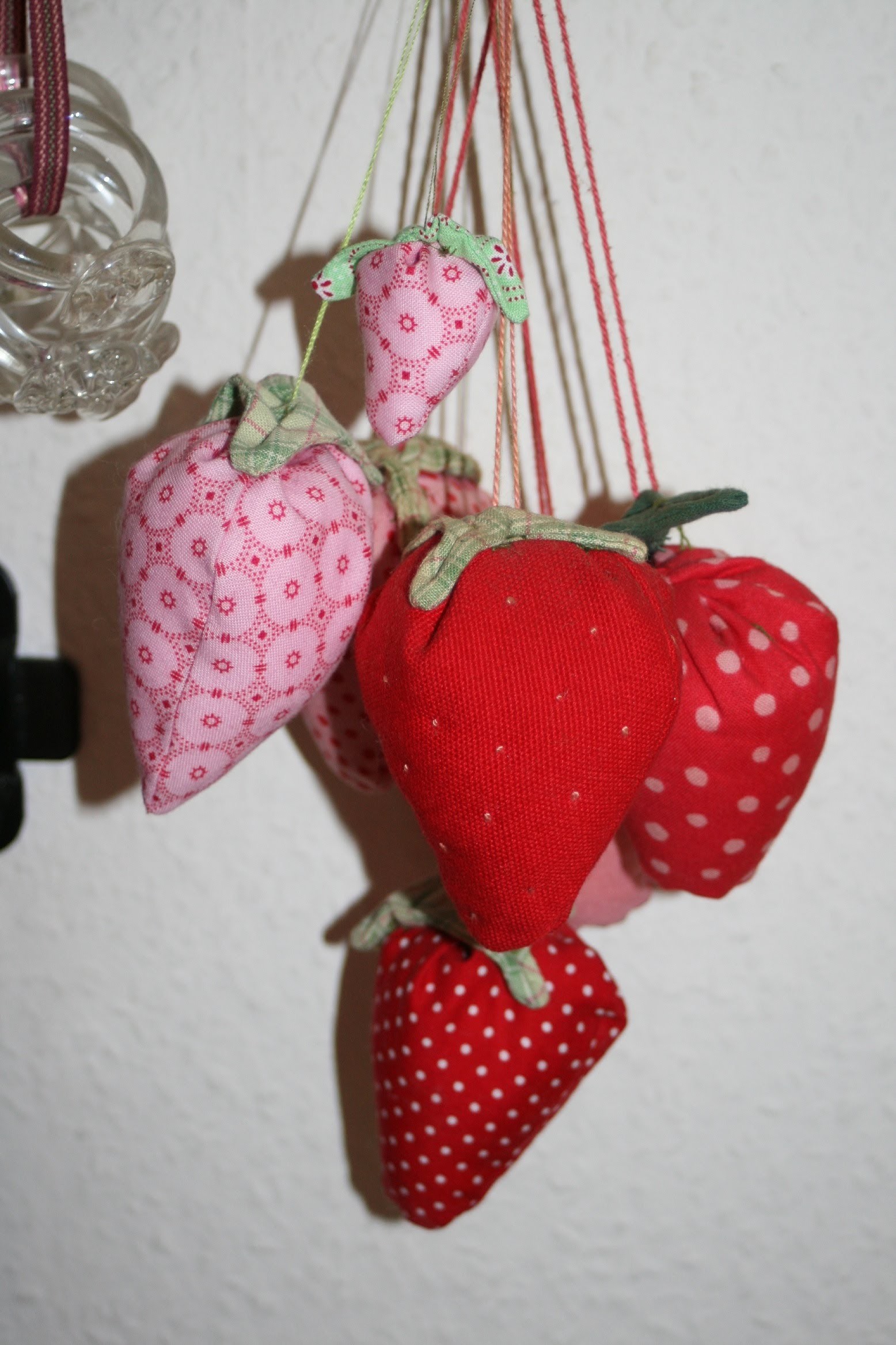 Erdbeeren aus Stoff selbernähen