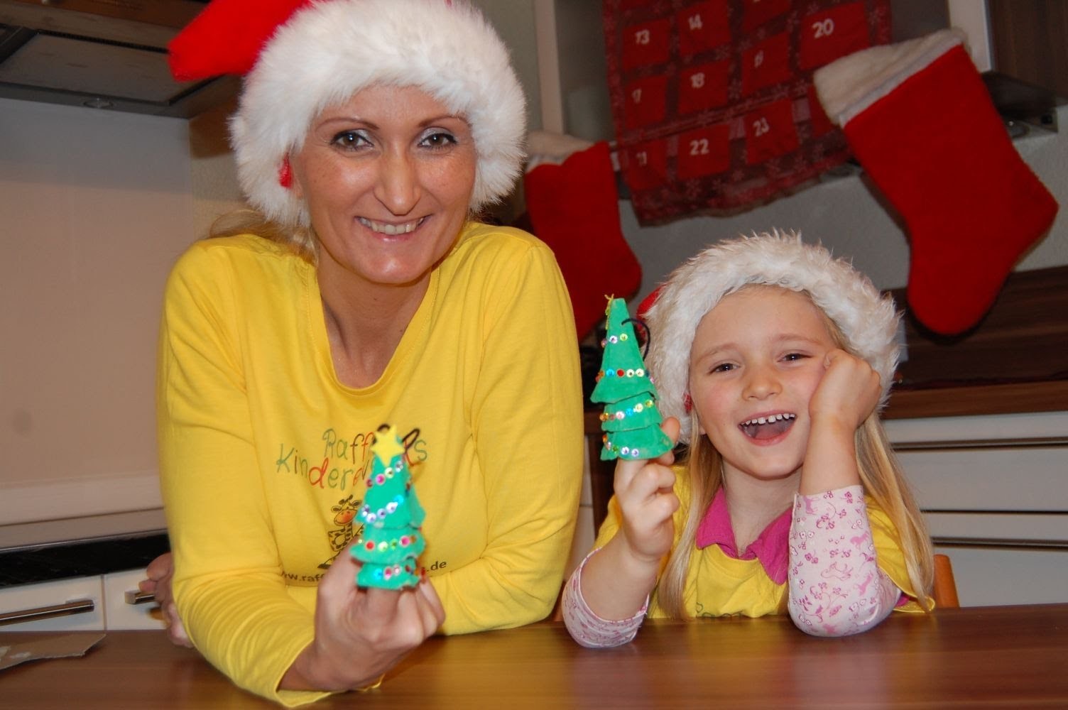 Weihnachten, Advent Recycling Basteln mit Kindern Teil2 - Weihnachtsbaum basteln