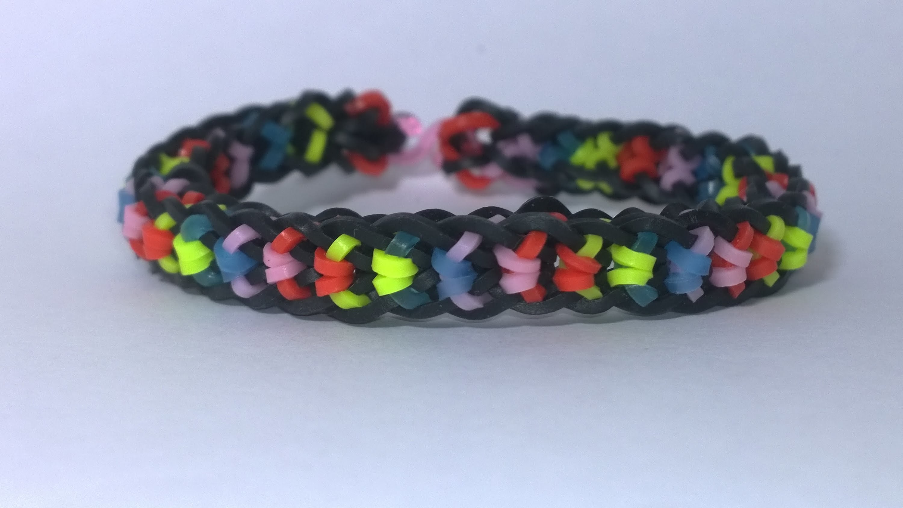How to make Rainbow Loom Boxed Bow Bracelet two pegs on loom DIY