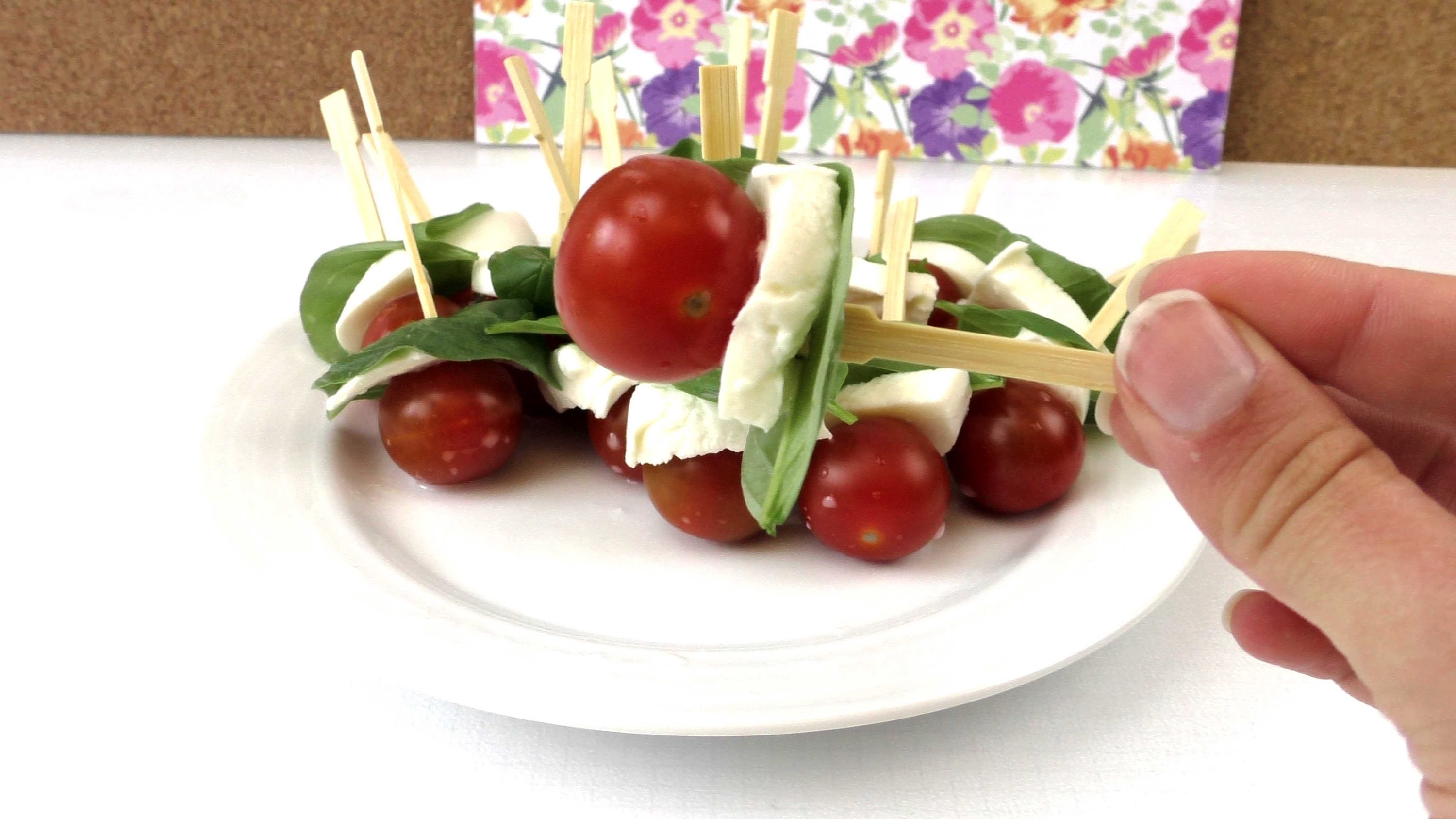 Tomate Mozarella Spieße mit Basilikum - mediterranes Fingerfood für die nächste Grillparty Anleitung