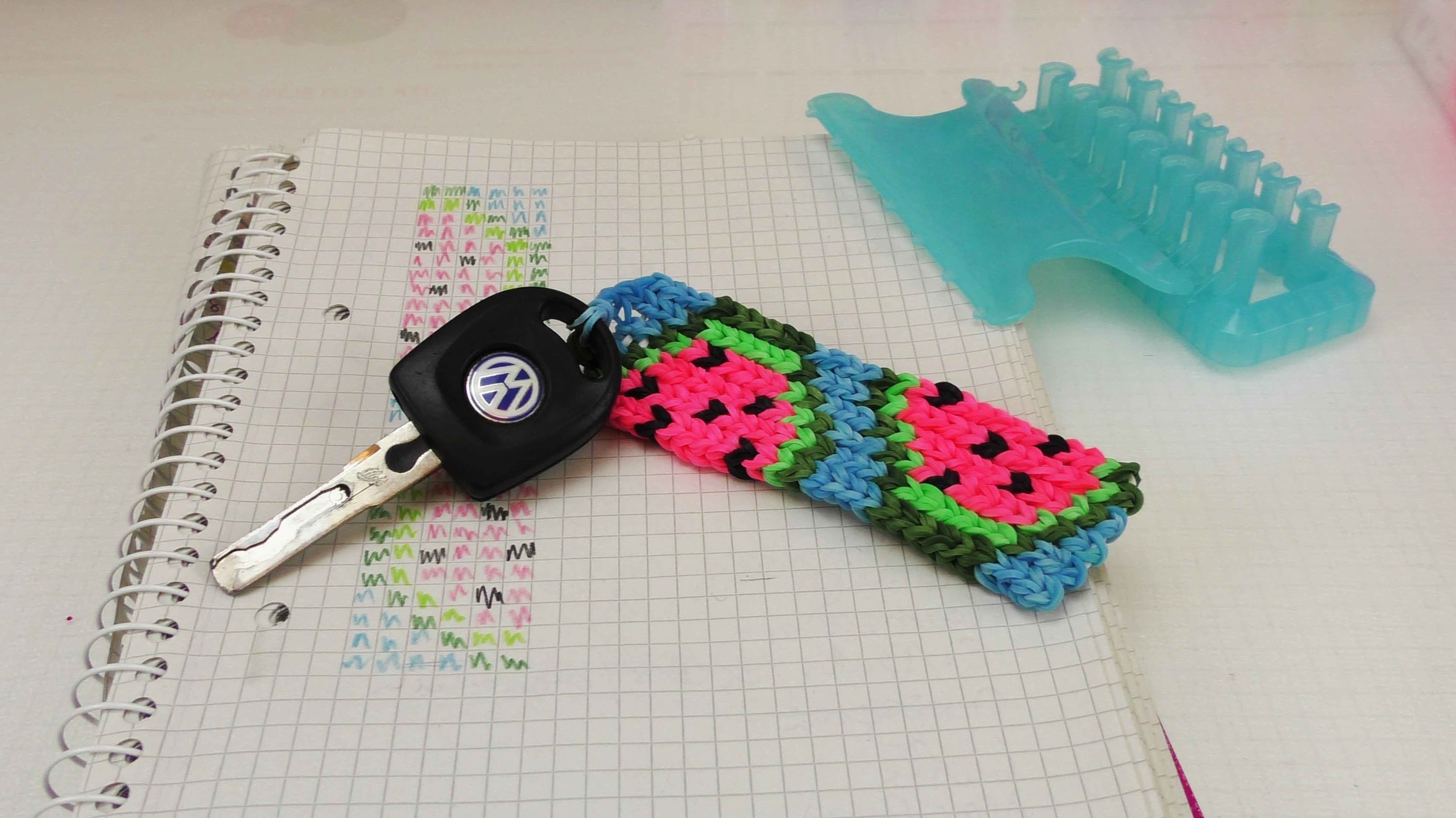 Alpha Loom Schlüsselanhänger mit Wassermelonen Motiv | Keychain | Rainbow Loom  |