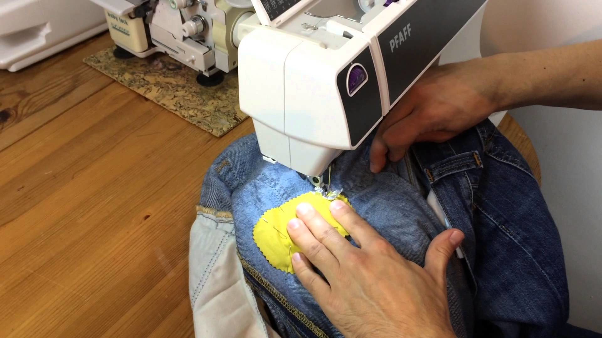 Jeans Aid Kit: Lochpflaster – DIY Tutotrial – walterlunzer.com