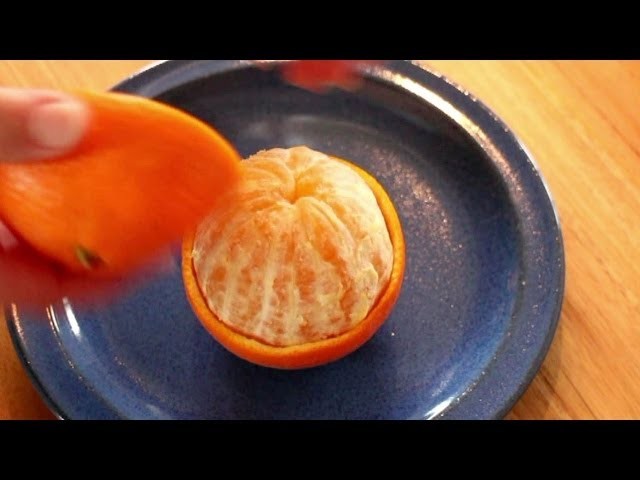 Orange to go - How to peel an orange in an easy way
