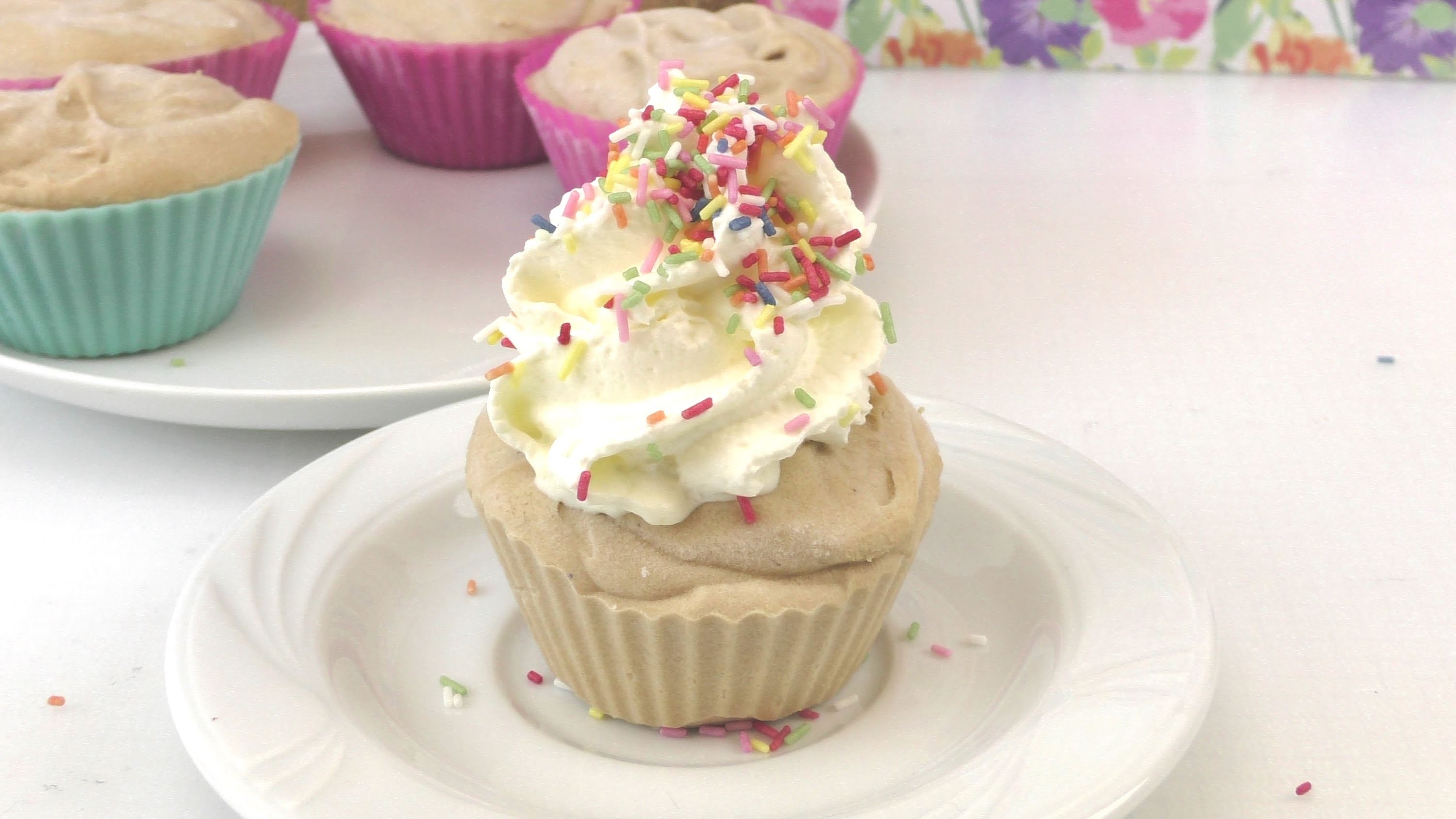 DIY: Eis Cupcakes. leckere Eiscupcakes mit Sahne und Streuseln selber machen
