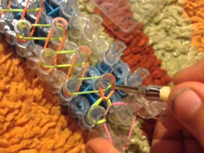 Mein Erstes Video ein Rainbow Loom Armband