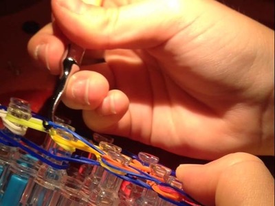 Mein Rainbow Loom Blümchen Armband