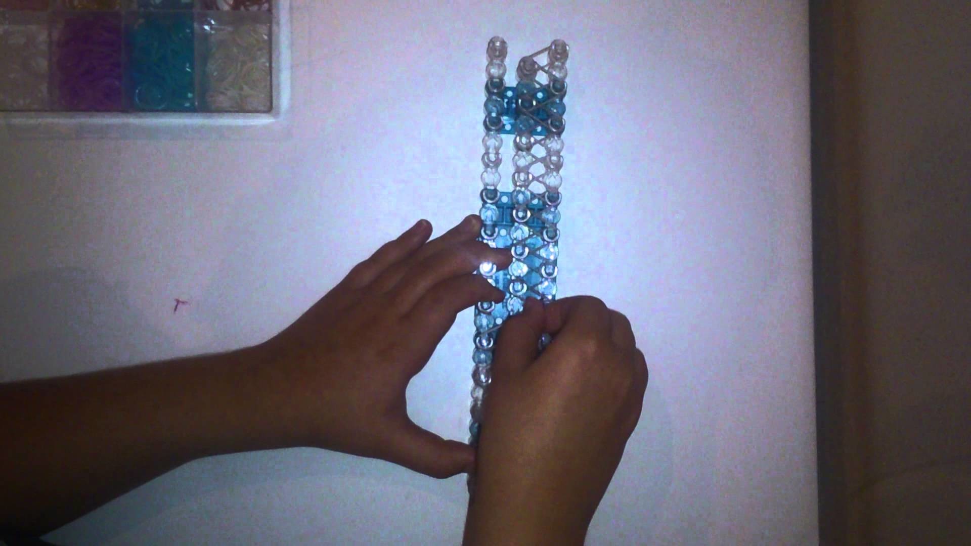 Rainbow Loom Fröhliches-Weihnachts-Armband #21