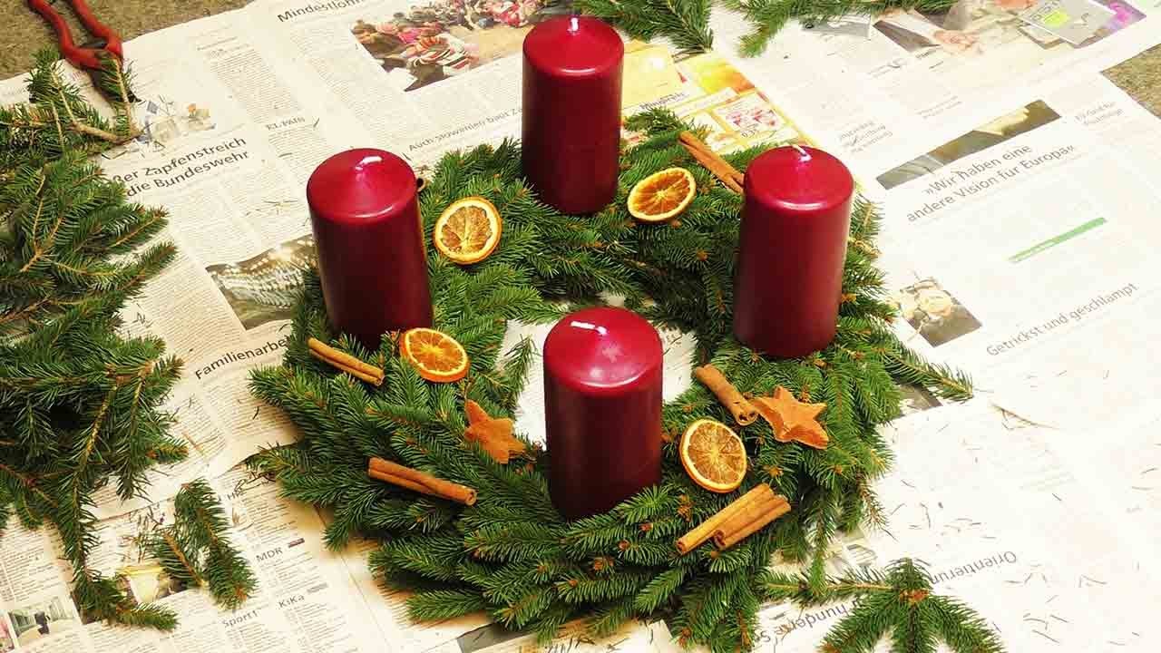 DIY Adventskranz | Kranz mit Tannengrün selber machen & dekorieren | Weihnachten, Kerzen & Sterne