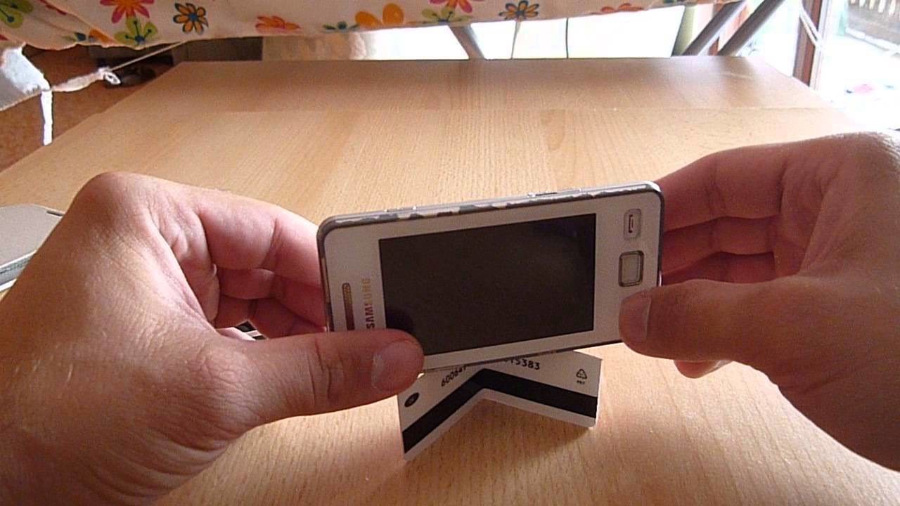 DIY Handyhalter Ständer aus Visitenkarte oder kleines Kamera Stativ