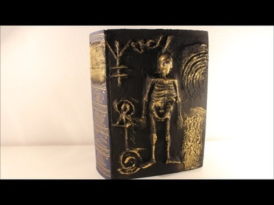 DIY Halloween Special Zauberbuch mit Skelett und Geheimzeichen basteln