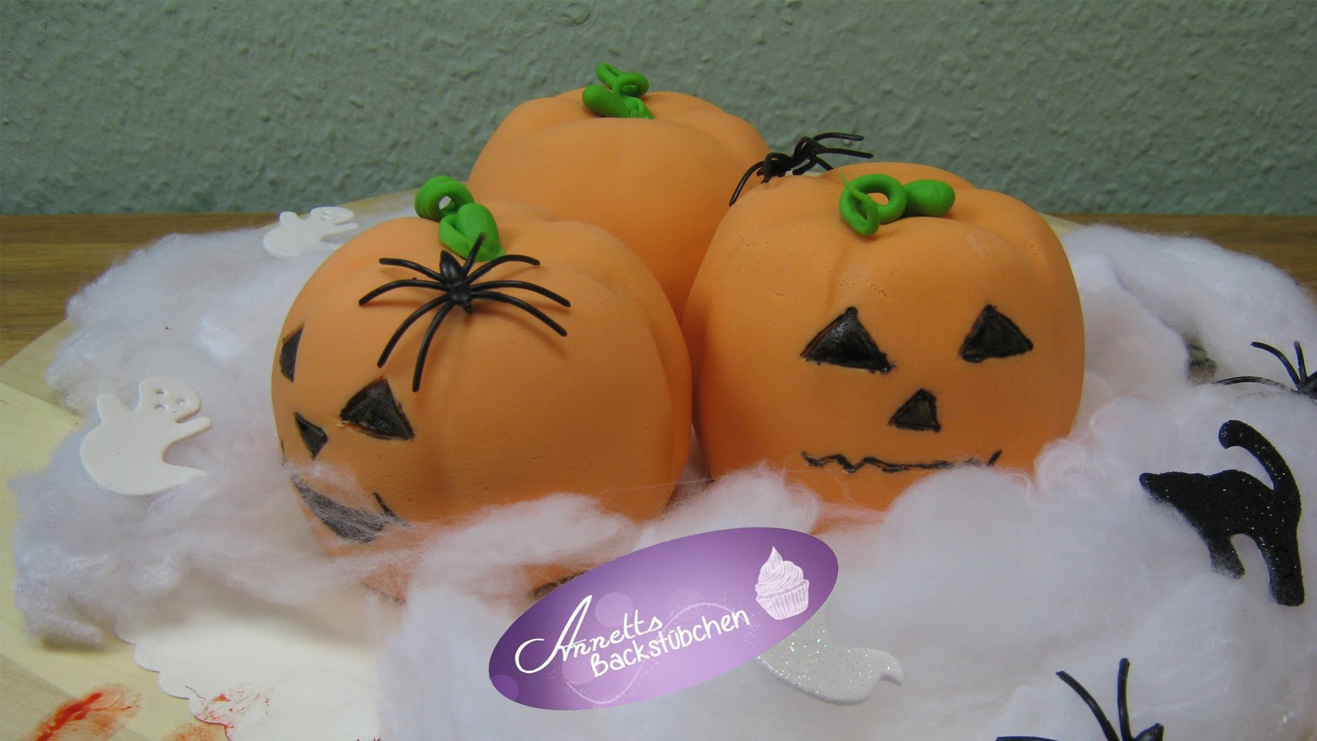 Halloweentorte Kürbis - Halloween - Halloweensüssigkeiten - Pumpkin.DIY Tortenrezepte