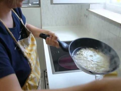 DIY Pfannkuchen backen oder: Wie aus Teig ein Gedicht wird. 