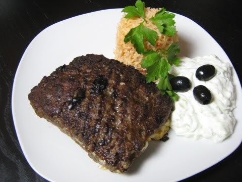 Bifteki mit Paprikareis und Tzaziki - griechische Spezialität - Kochrezepte.DIY