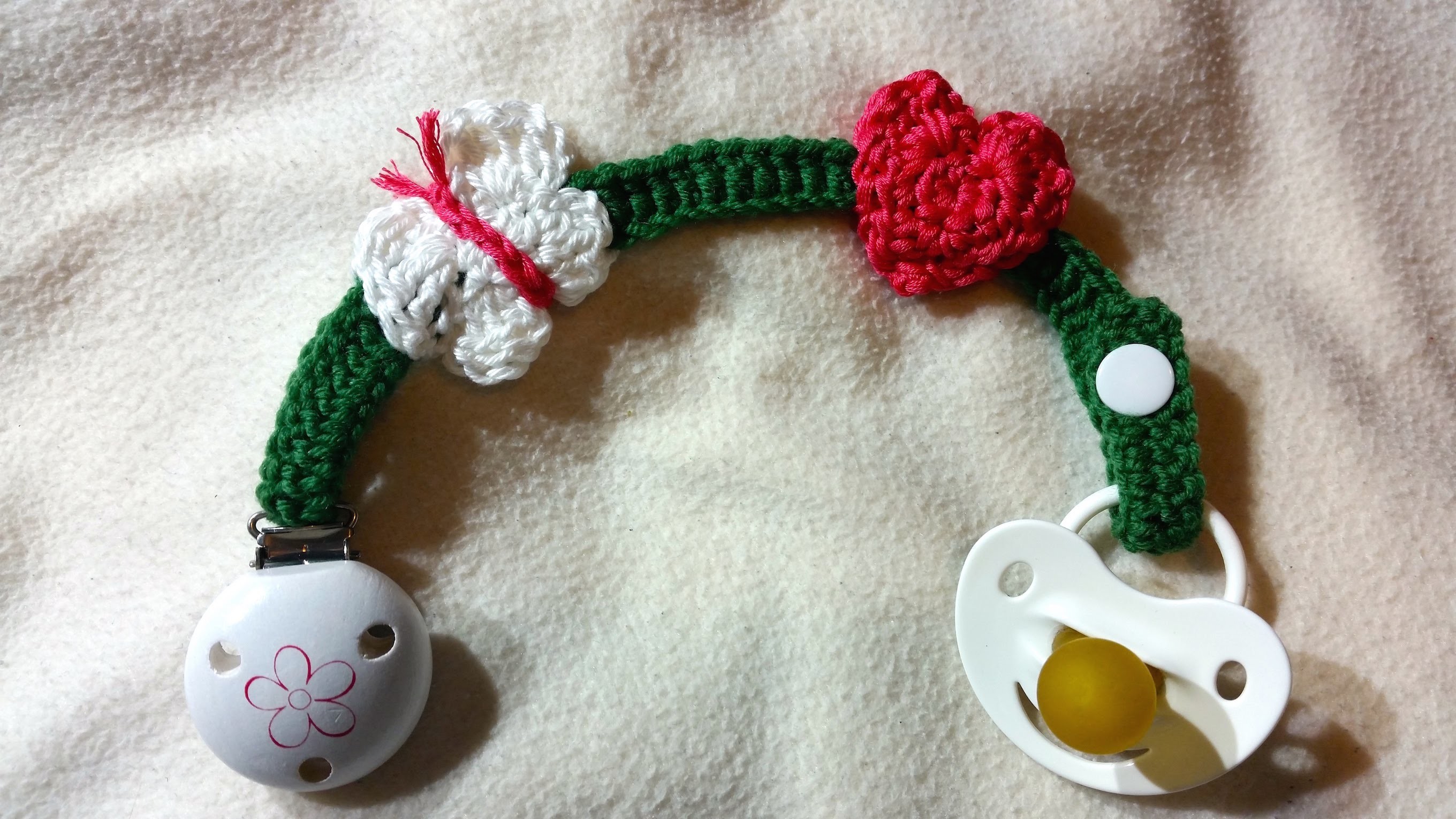 Schnullerkette - Nuckelkette für Babys by BerlinCrochet