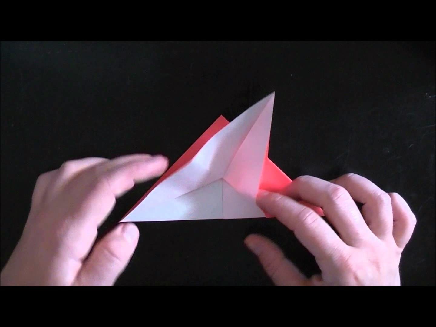 Fliegender Origami-Vogel