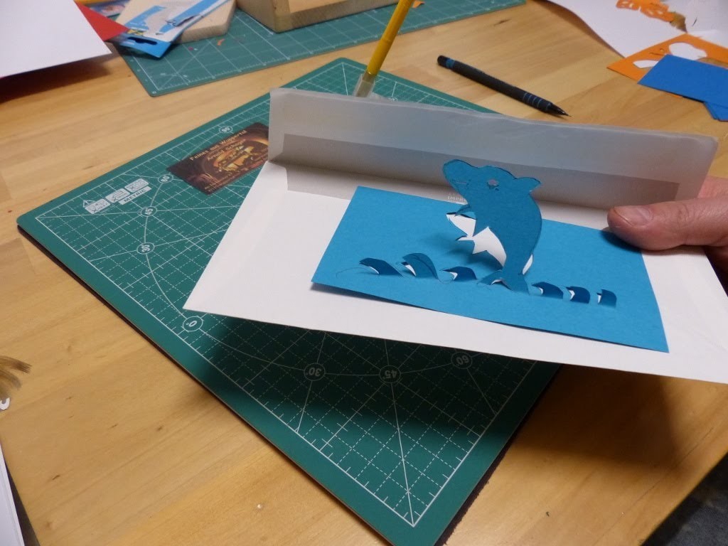 Dolfin paper cut, einfacher Papierschnitt by Arnold Schoger