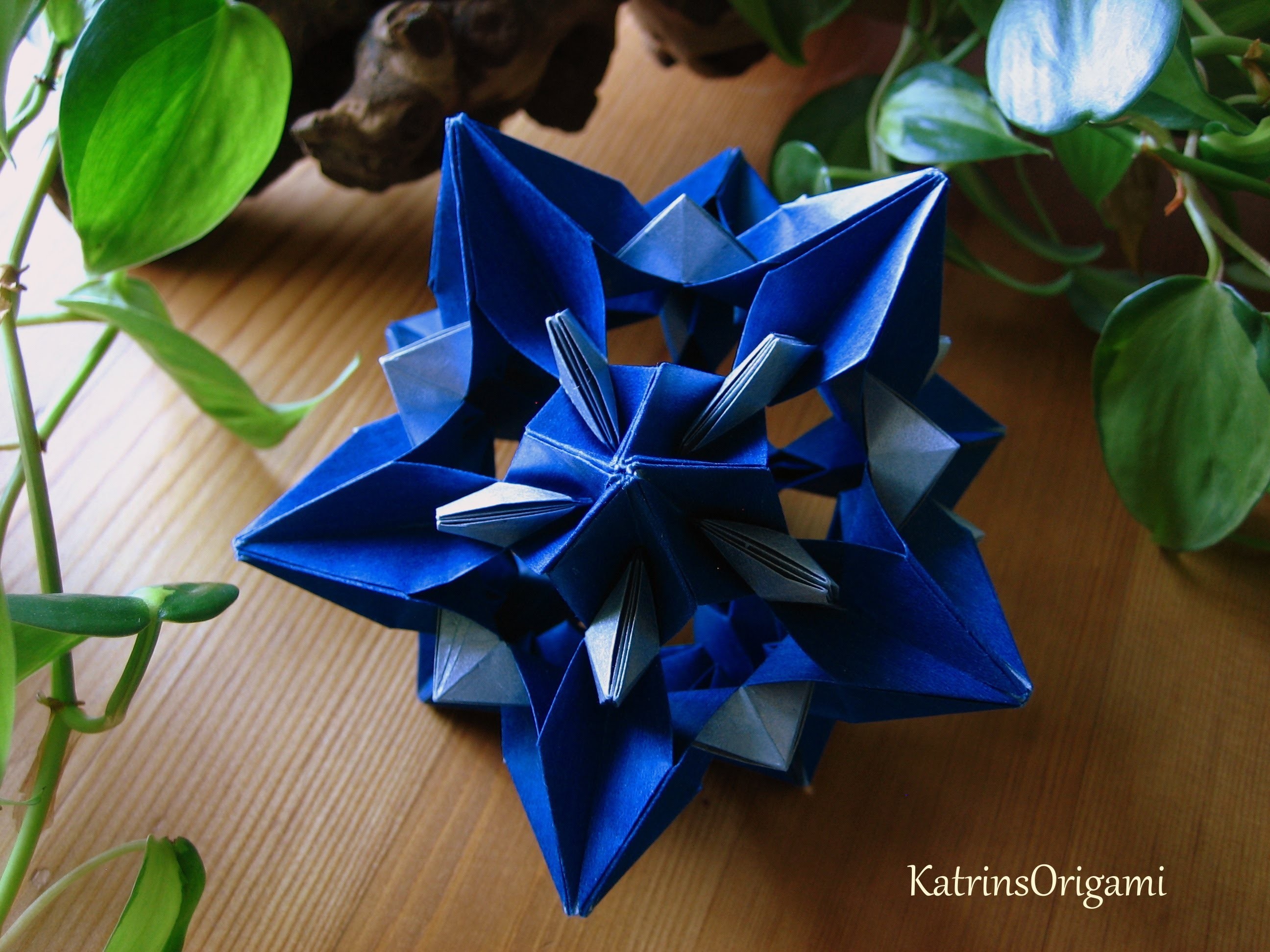 Origami ᘠ♥ᘡ Xenia ᘠ♥ᘡ Kusudama