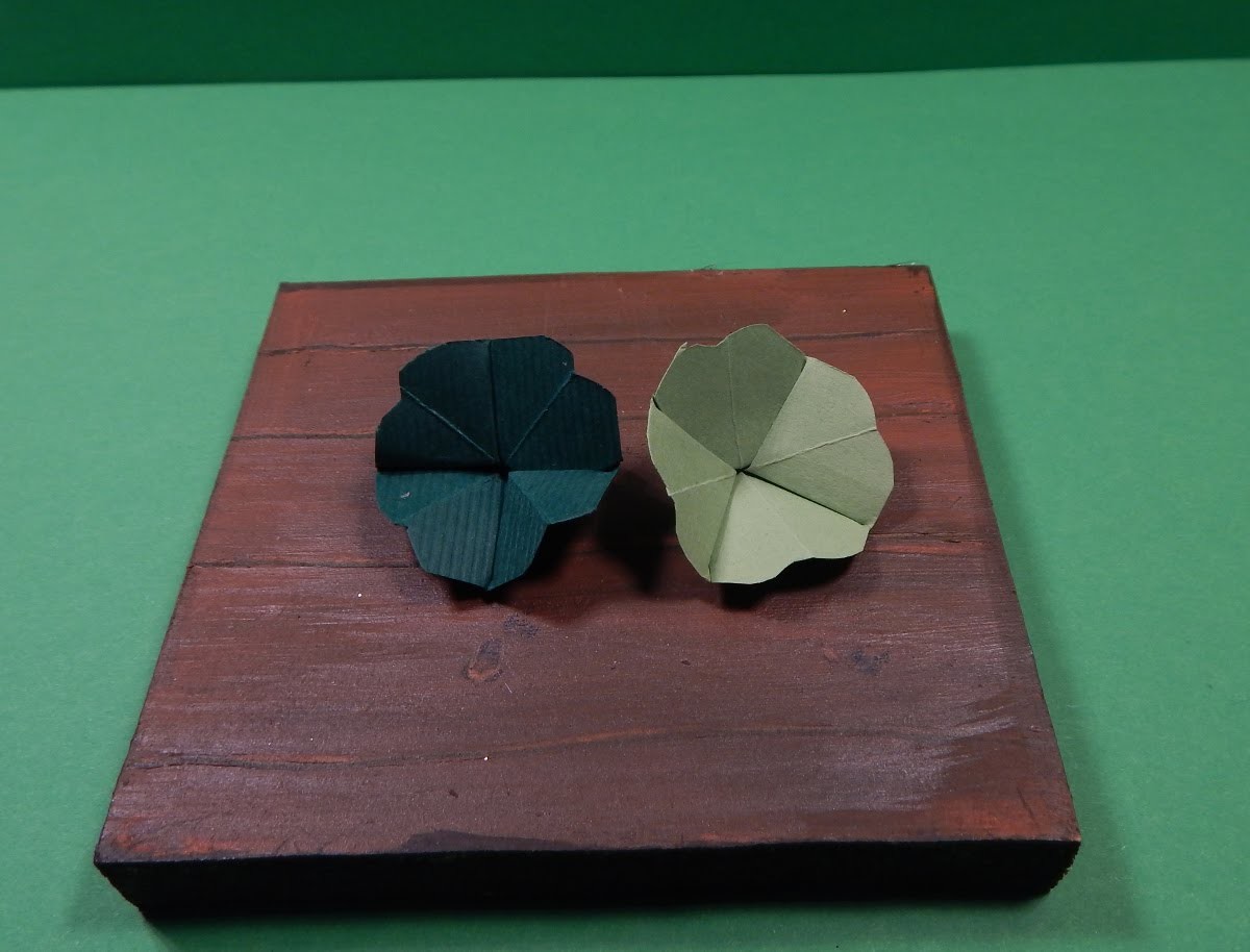 Vierblättriges Origami-Kleeblatt