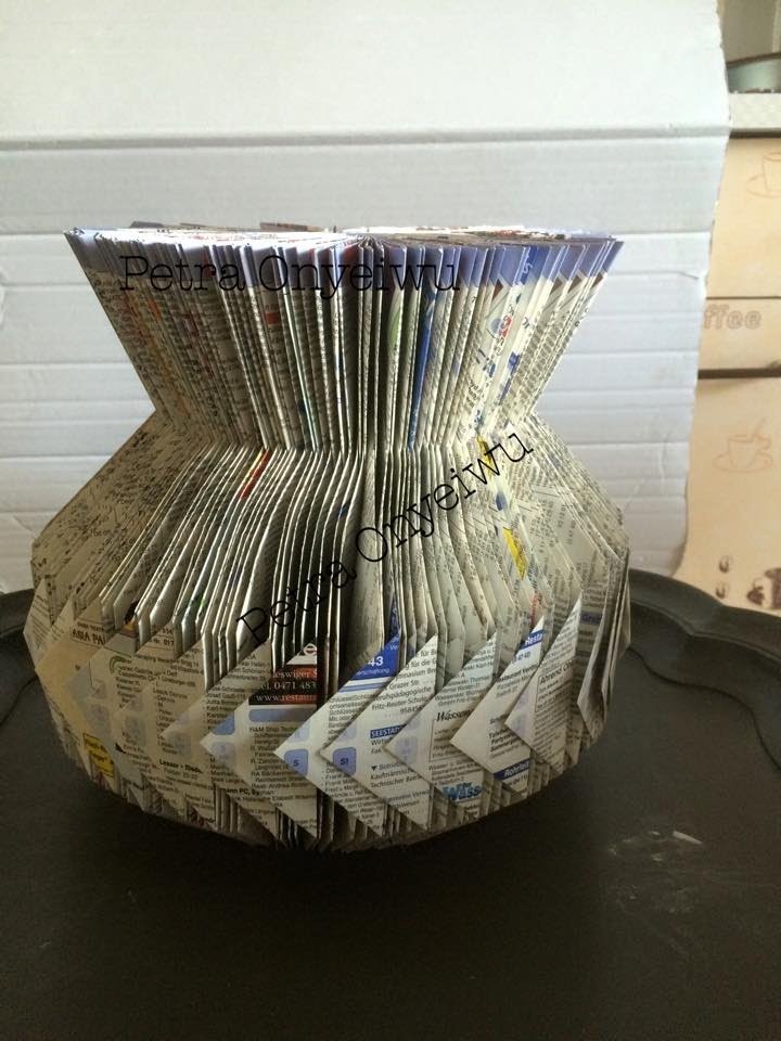 Bauchige Vase mit schönem Rand falten 19 04 2015