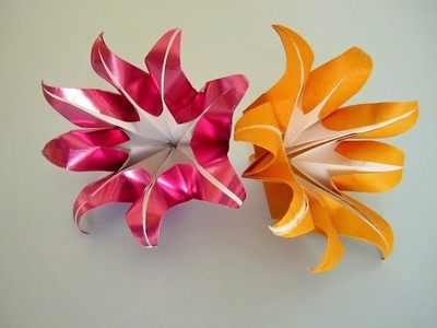 Origami: Blume mit 8 Blütenblätter falten