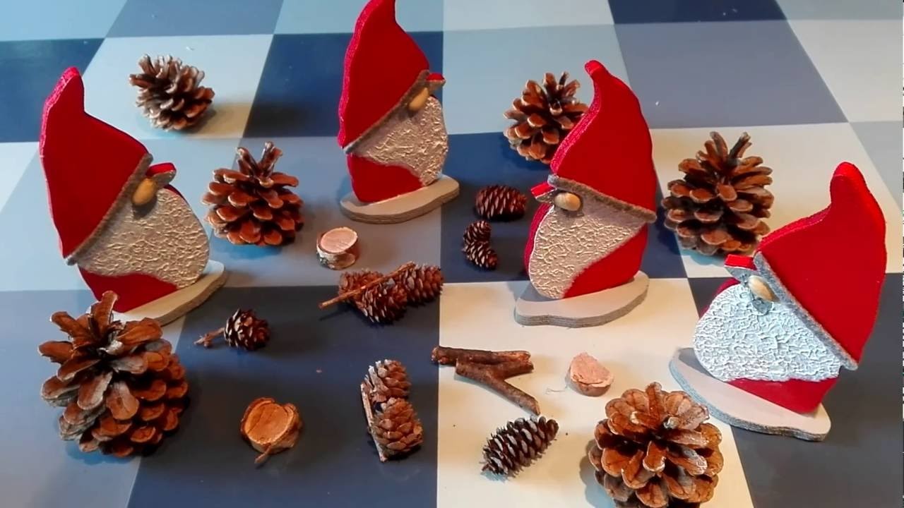 Wichtel. Weihnachtsmann basteln aus Holz und Acrylspachtelmasse