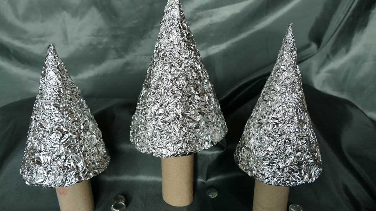 Tannenbaum basteln aus Alufolie – super einfach und schnell – Weihnachtsbasteln