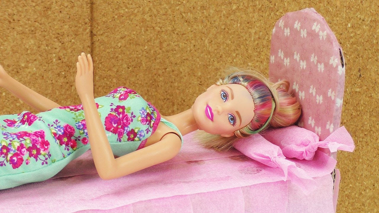 Barbie Bett selber basteln | aus alt mach neu | Karton wird zu hübschem Prinzessinnen Bett | Basteln