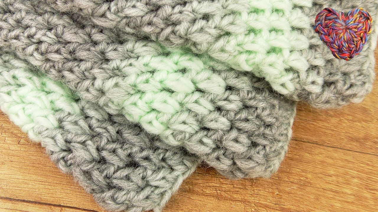 Einfachen Loop Schal Häkeln | Halbe Stäbchen für Anfänger | Herbst Schal in Mint & Silber