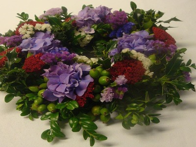 Blumenkranz mit frische Hortensien selber machen. Floristik Anleitung