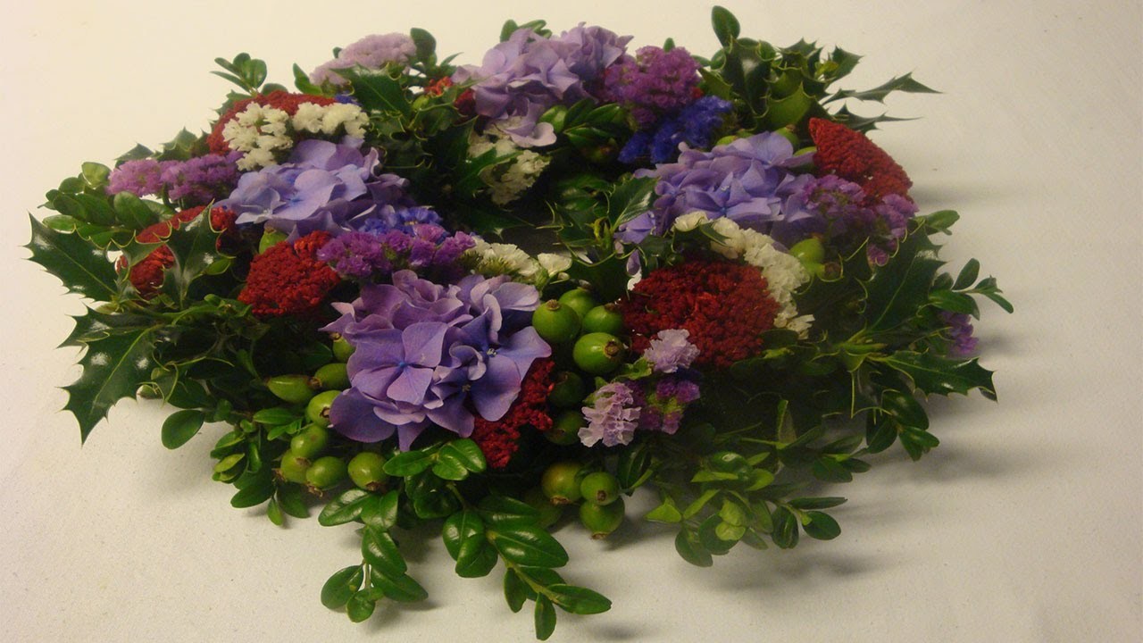 Blumenkranz mit frische Hortensien selber machen. Floristik Anleitung