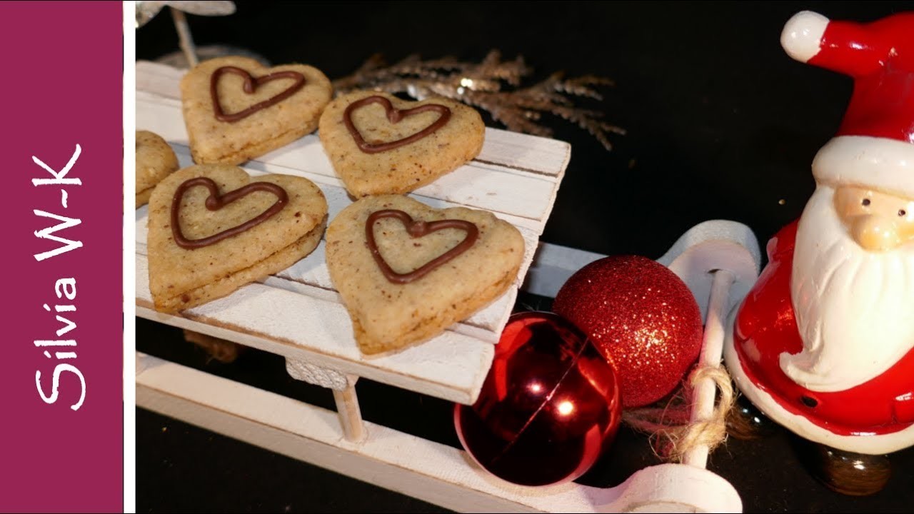 Nougat-Herzen. Weihnachtsplätzchen. Nougatherzen. Plätzchen