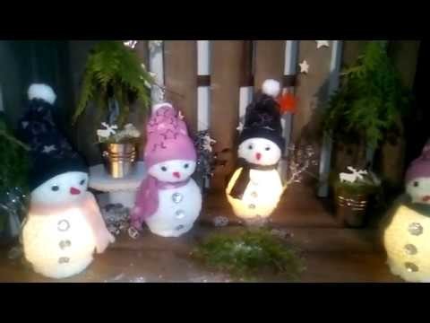 Winterdeko Schneemann mit Beleuchtung basteln