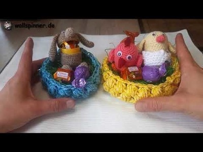 Osterkörbchen mit Figuren aus Überraschungseiern häkeln Wollspinner - Osterkorb DIY