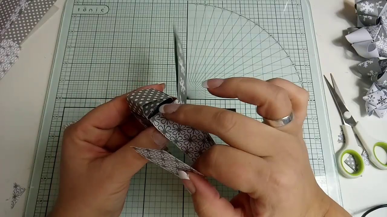 Würfelsterne falten