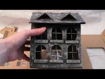DIY Haus aus Karton. Upcycling Idee mit Karton