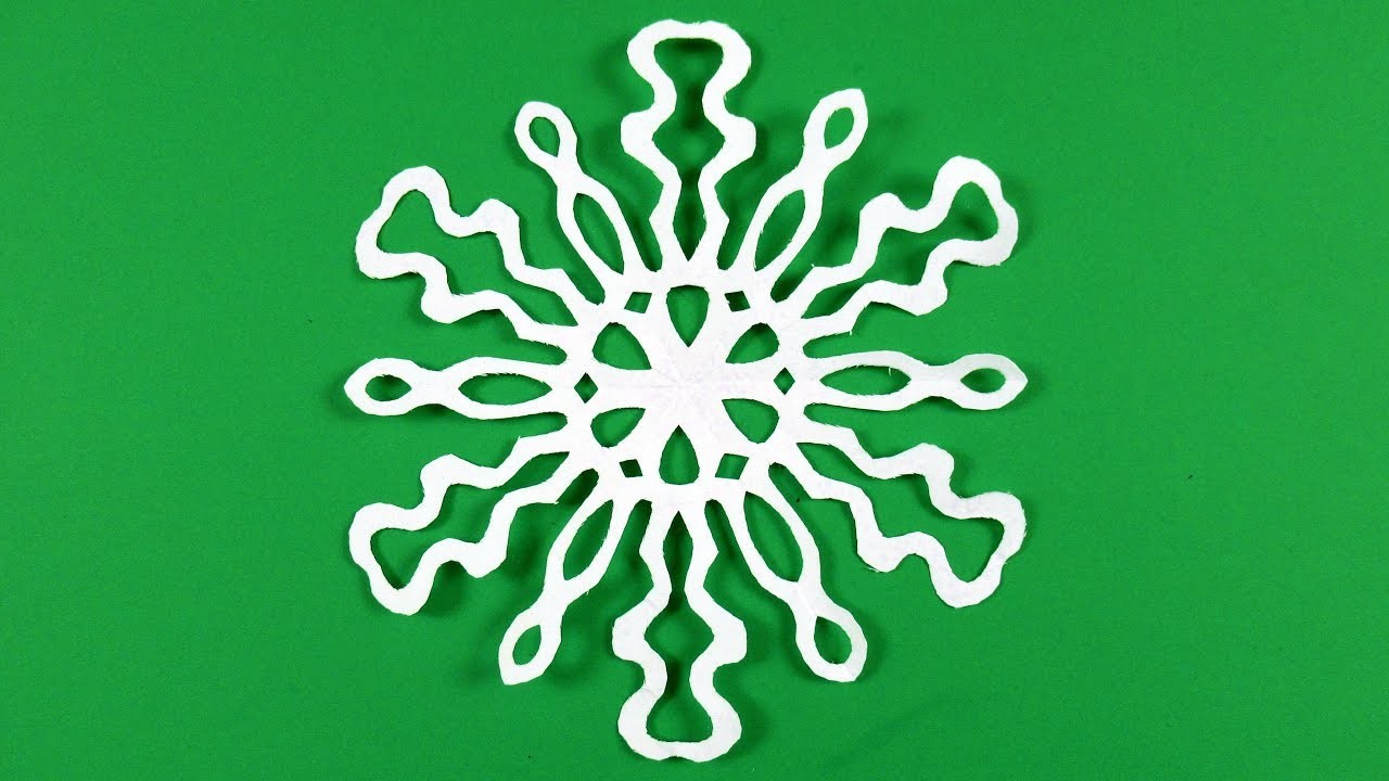 Schneeflocken basteln mit Papier fur Weihnachten? DIY Sterne Bastelideen - Deko Weihnachtsbasteln
