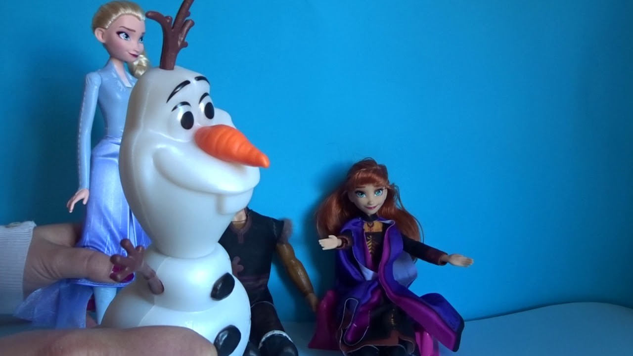 Frozen ( Elsa , Anna , Olaf , Kristoff) Celebrate Christmas