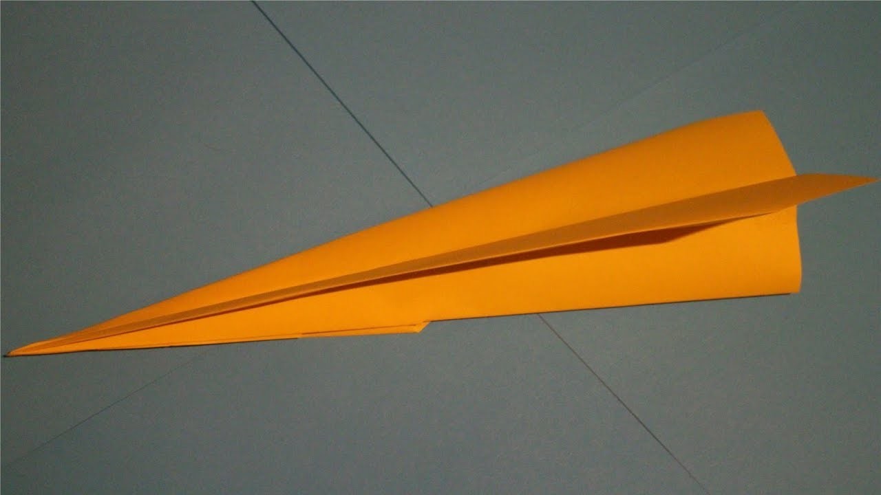 Papier falten: 'weit fliegender Papierflieger' einfach und schnell [W+]