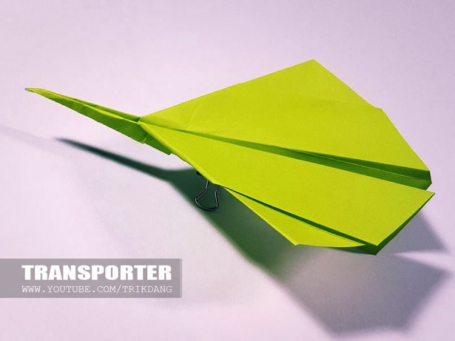 Papierflieger selbst basteln. Papierflugzeug falten - Beste Origami Flugzeug | Transporter