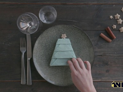 Weihnachts-Servietten falten: Tannenbaum