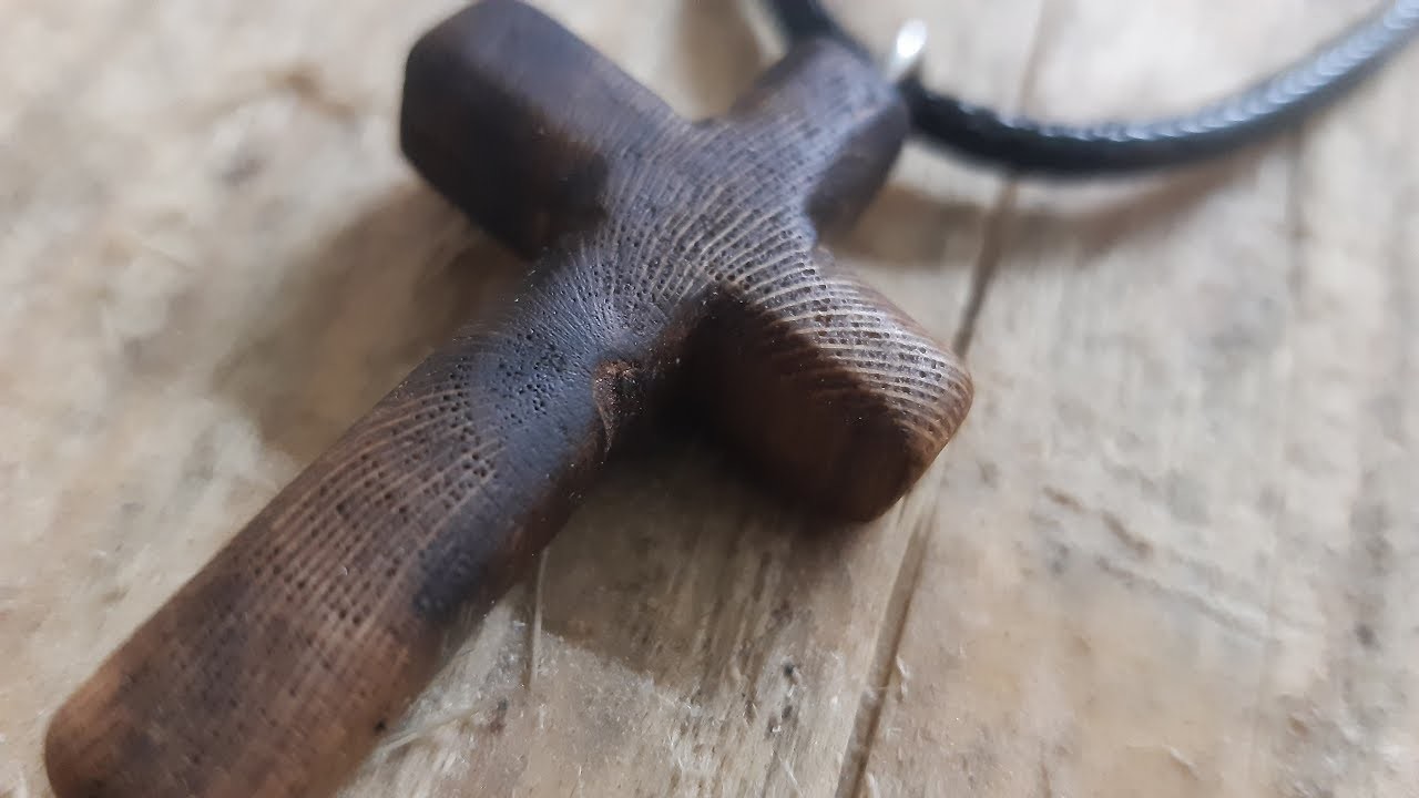 Weinrebenholz-Kette.Kreuz. So wird die Kette hergestellt