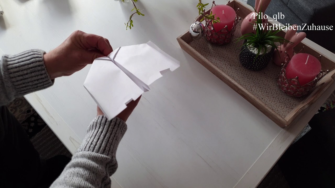 Papierflieger Zuhause basteln