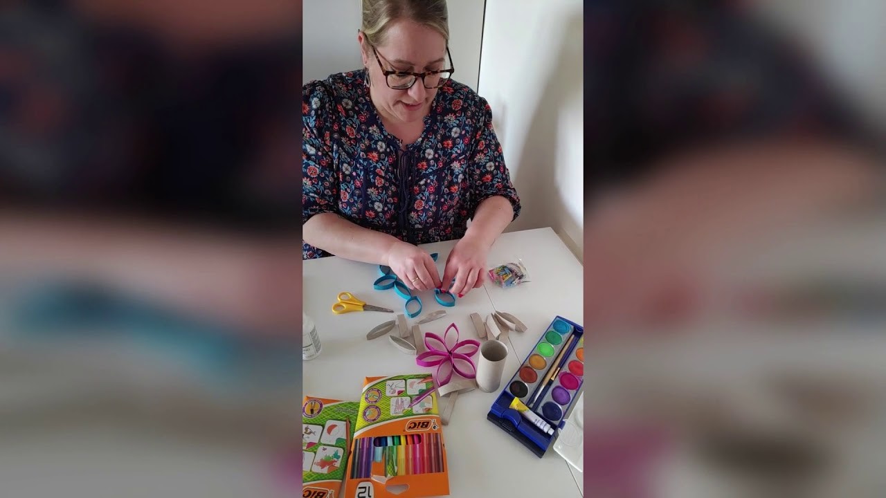 Basteln mit Julia: Blumen aus Klopapierrollen
